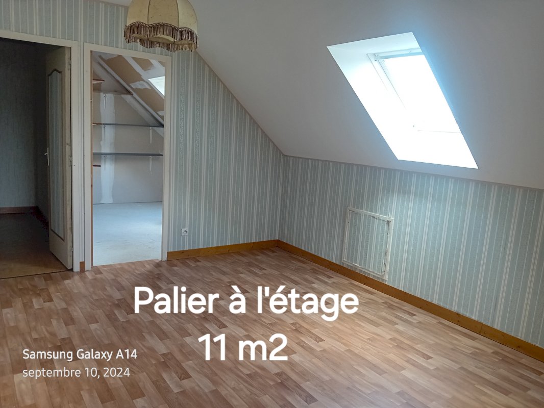 BELLE MAISON LUMINEUSE Environnement calme Proche de toutes commodités - Photo 11 - Saint-Denis-de-l'Hôtel