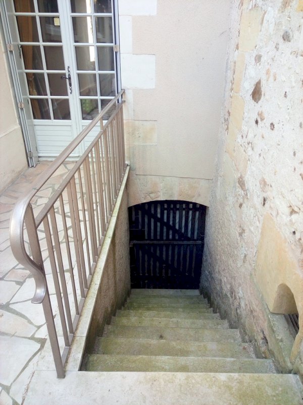 Très belle maison de ville - Dépendances et grand garage - Photo 14 - Descartes