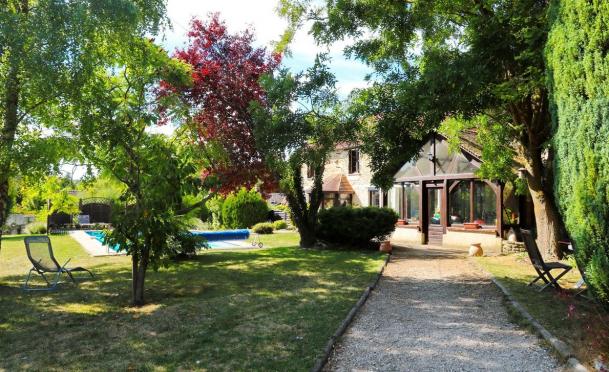 Propriété avec piscine - Photo 1 - Gilles