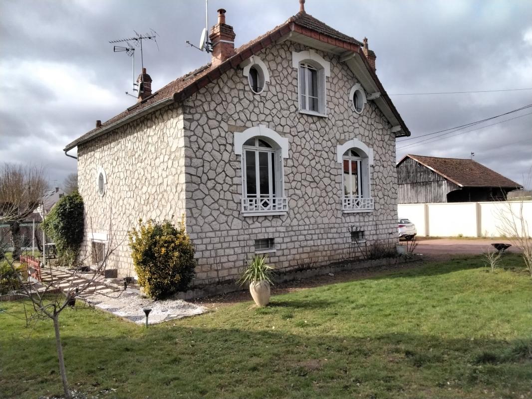 GRANDE MAISON FAMILIALE INDIVIDUELLE - Photo 1 - Amilly