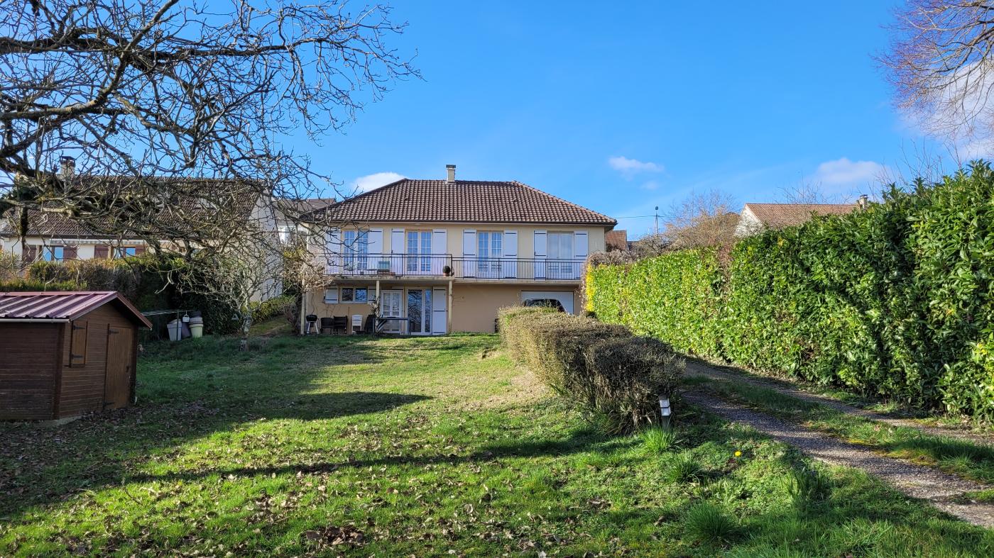 Maison indépendante 4/5 pièces de 115 m2 habitable avec terrain attenant au pied du village de Sancerre. - Photo 1 - Sancerre