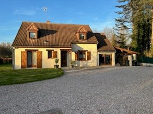 A vendre : maison individuelle - Photo 1 - Cour-Cheverny