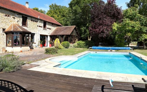 Propriété avec piscine - Photo 2 - Gilles