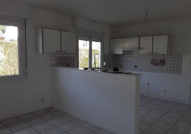 Maison 95 m² centre village - Photo 2 - Berry-Bouy