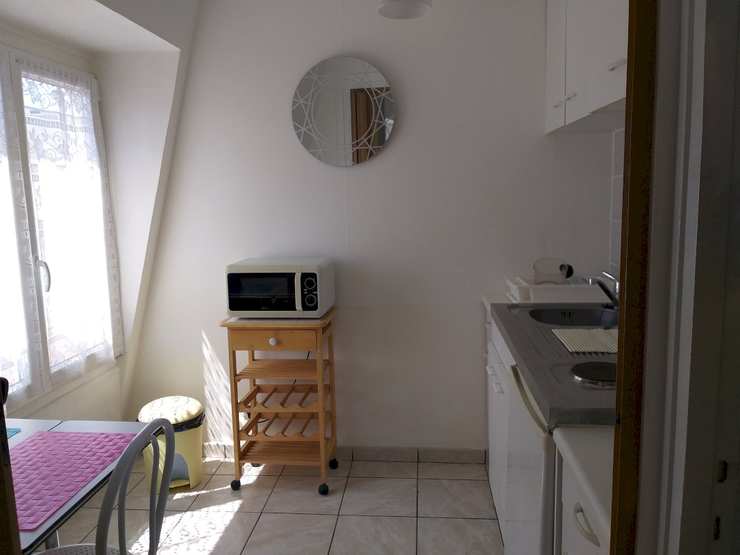 Studio 23 m² plein centre - Photo 2 - Bourges