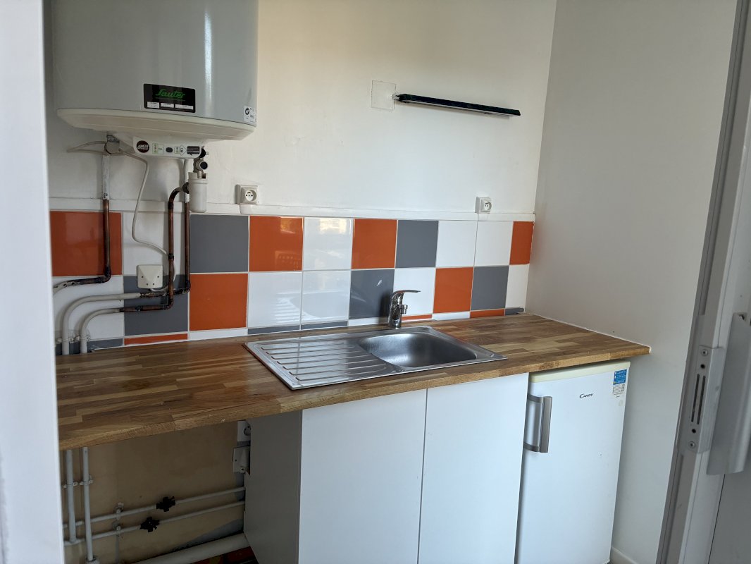 Vends F1 de 25,5 m² à Saint Cyr sur Loire - Photo 2 - Saint-Cyr-sur-Loire