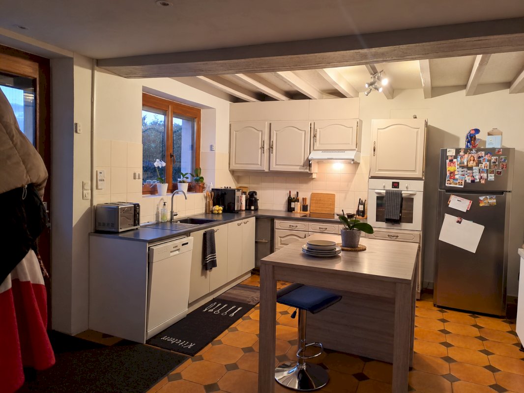 Maison rénovée avec 5 chambres - Photo 2 - Sens-Beaujeu