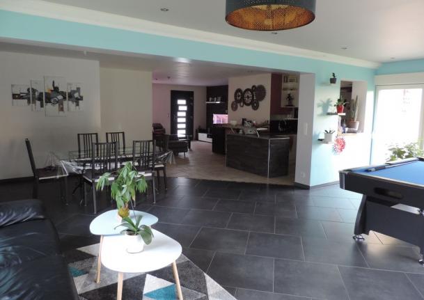 Maison lumineuse de 168 m² - Photo 3 - Neuvy-en-Dunois