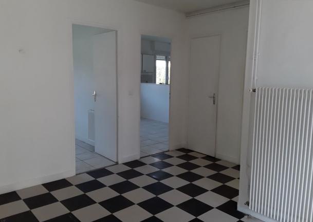 Maison 95 m² centre village - Photo 3 - Berry-Bouy