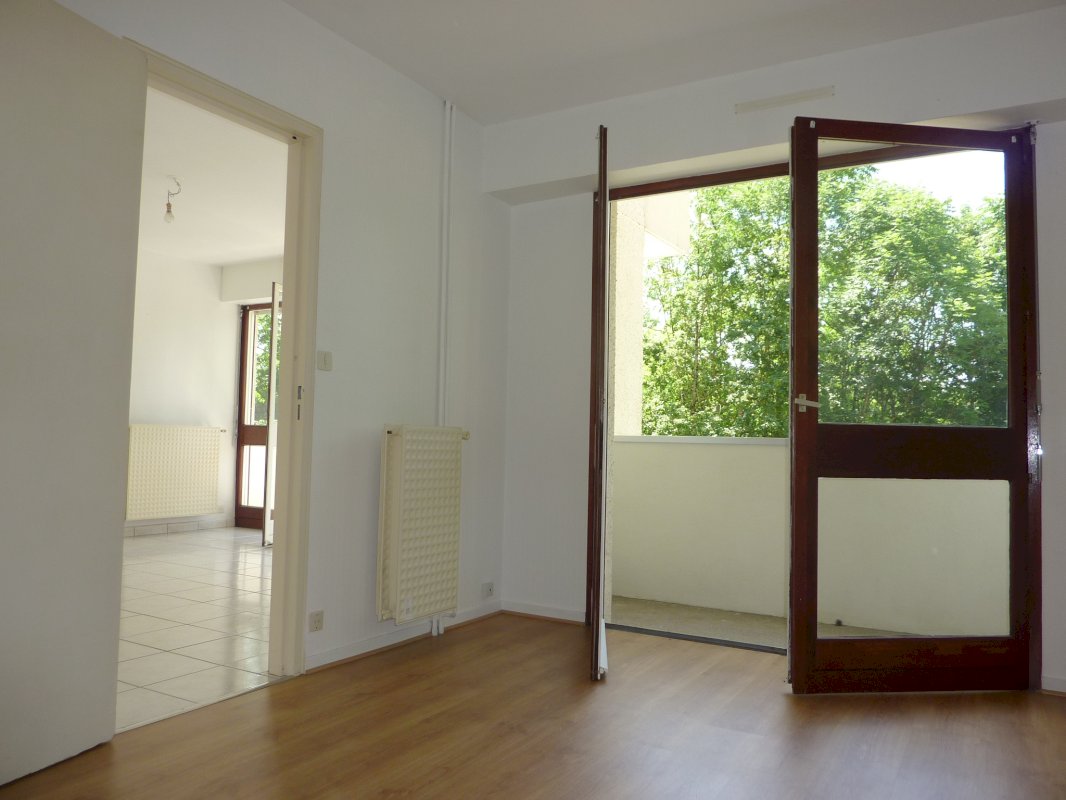 Appartement 2 pièces - Photo 3 - Bourges