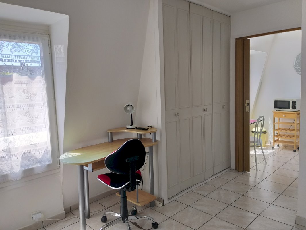 Studio 23 m² plein centre - Photo 3 - Bourges