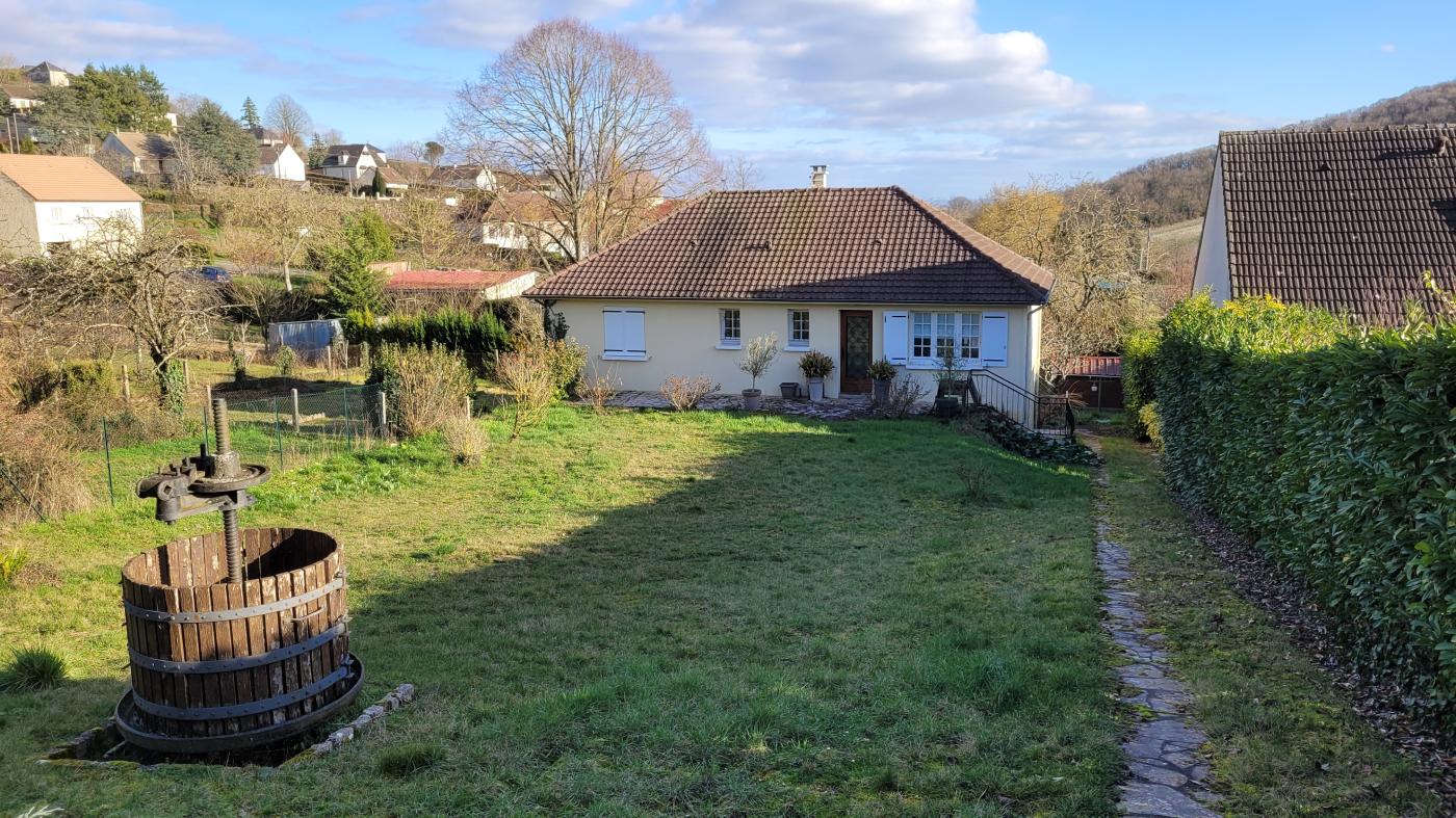 Maison indépendante 4/5 pièces de 115 m2 habitable avec terrain attenant au pied du village de Sancerre. - Photo 4 - Sancerre