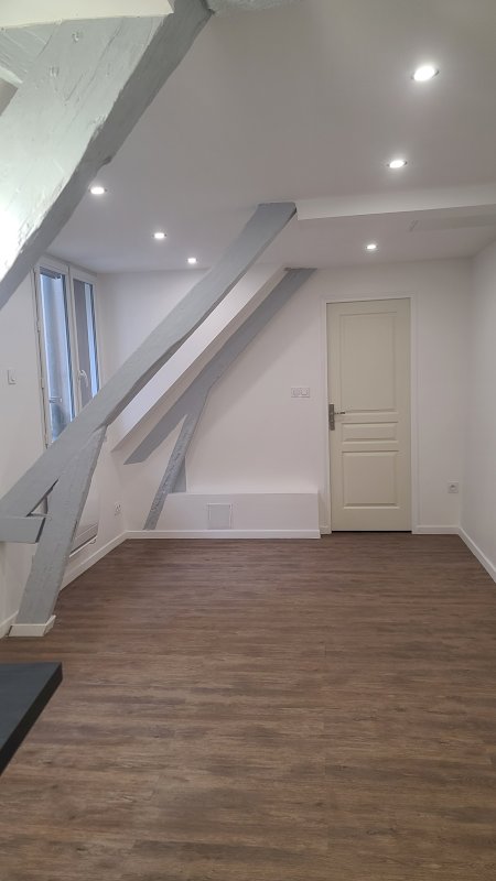 Charmant studio refait à neuf - Photo 5 - Chartres
