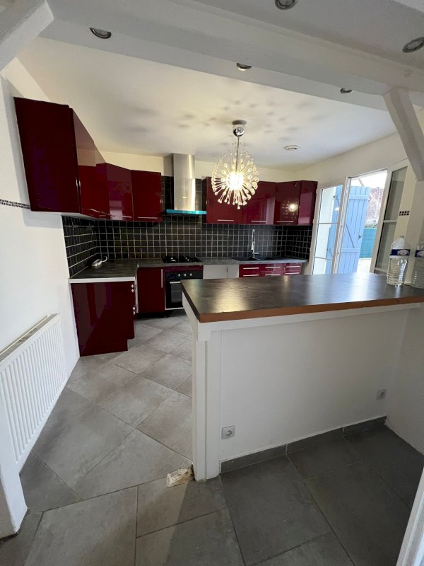 Grande maison de près de 200 m² avec entrée indépendante, sous-sol et dépendance - Photo 5 - Orléans
