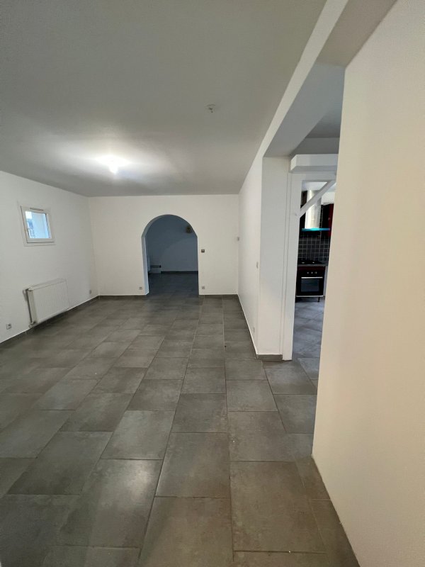 Grande maison de près de 200 m² avec entrée indépendante, sous-sol et dépendance - Photo 6 - Orléans