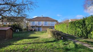 Maison indépendante 4/5 pièces de 115 m2 habitable avec terrain attenant au pied du village de Sancerre. - Sancerre (18300)