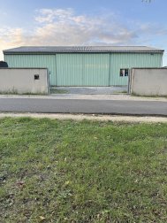 Bâtiment industriel avec appartement - Saint-Denis-Lanneray (28200)